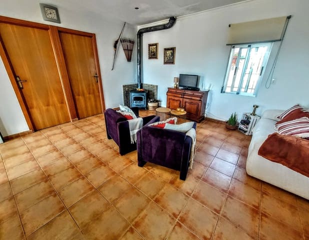 4 bedroom Villa for sale in Montroy with pool - € 205,000 (Ref: 9330236)