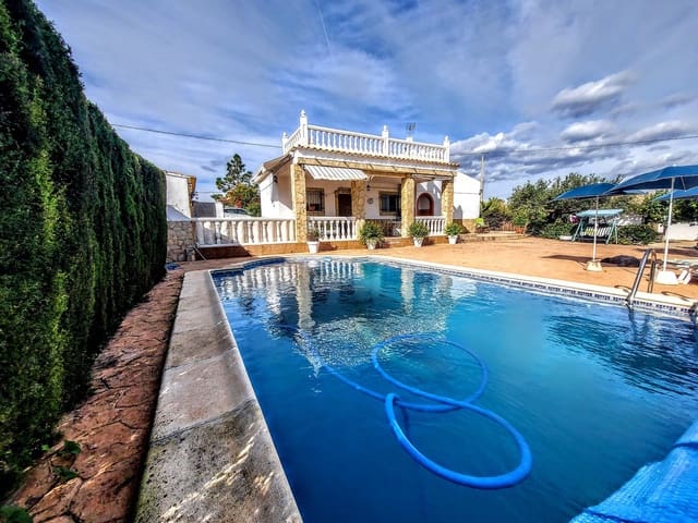 4 bedroom Villa for sale in Montroy with pool - € 205,000 (Ref: 9330236)