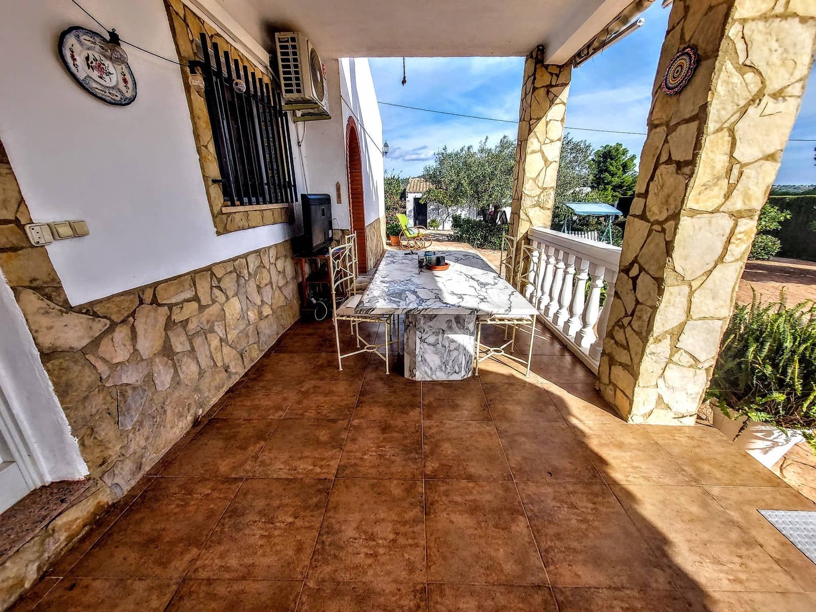 4 soveværelse Villa til salg i Montroy med swimmingpool - € 205.000 (Ref: 9330236)