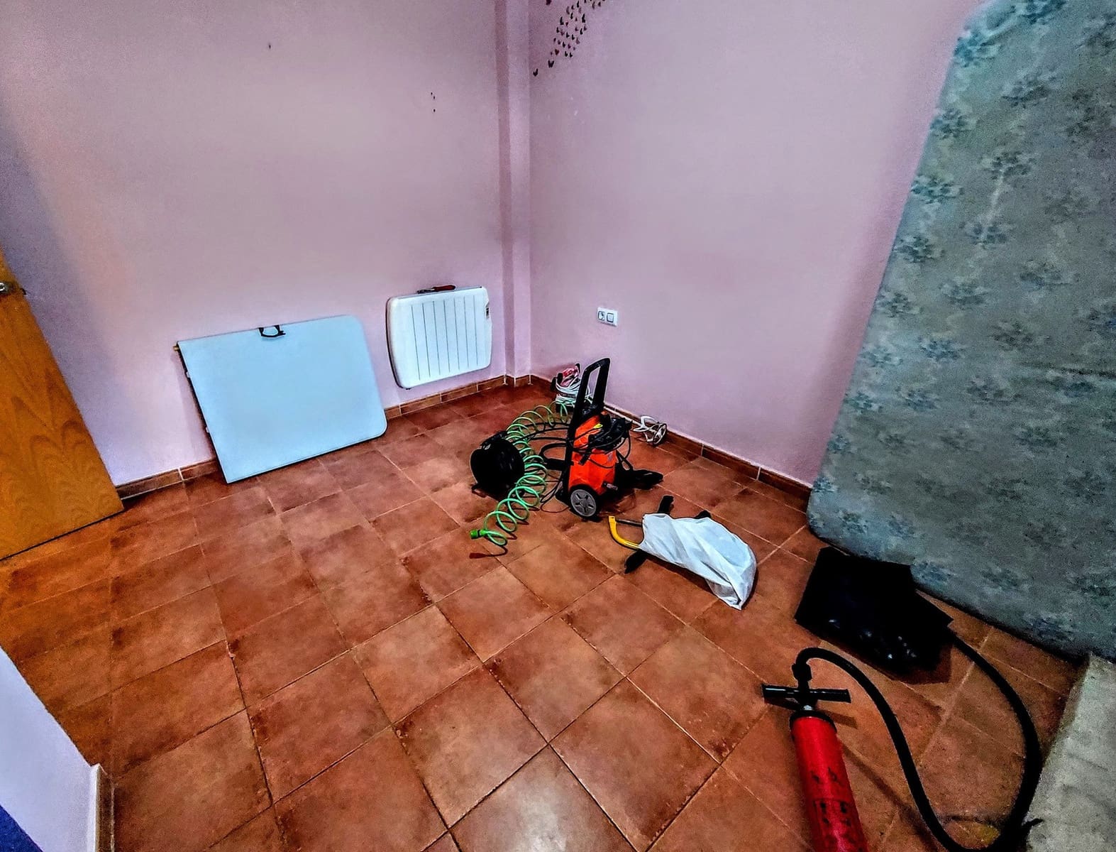 3 soveværelse Villa til salg i Montserrat med swimmingpool - € 135.000 (Ref: 9330237)