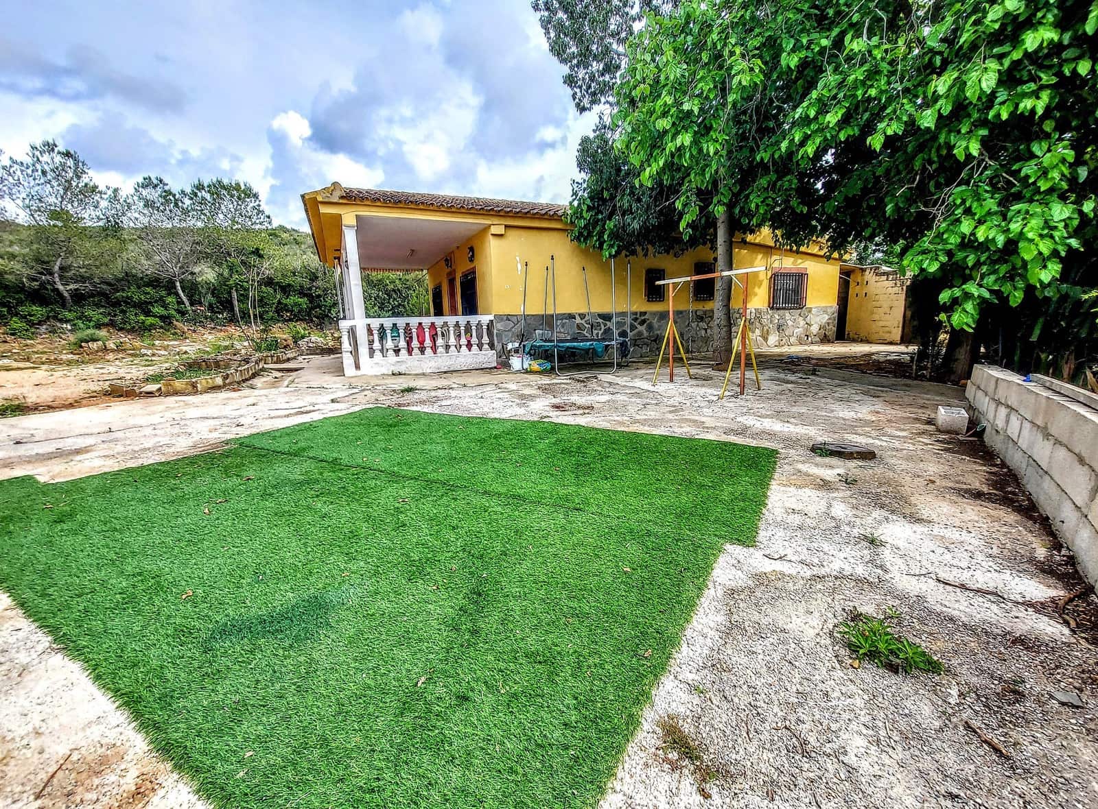 3 soveværelse Villa til salg i Montserrat med swimmingpool - € 135.000 (Ref: 9330237)