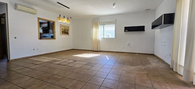 4 bedroom Villa for sale in Montroy with pool - € 255,000 (Ref: 9330238)