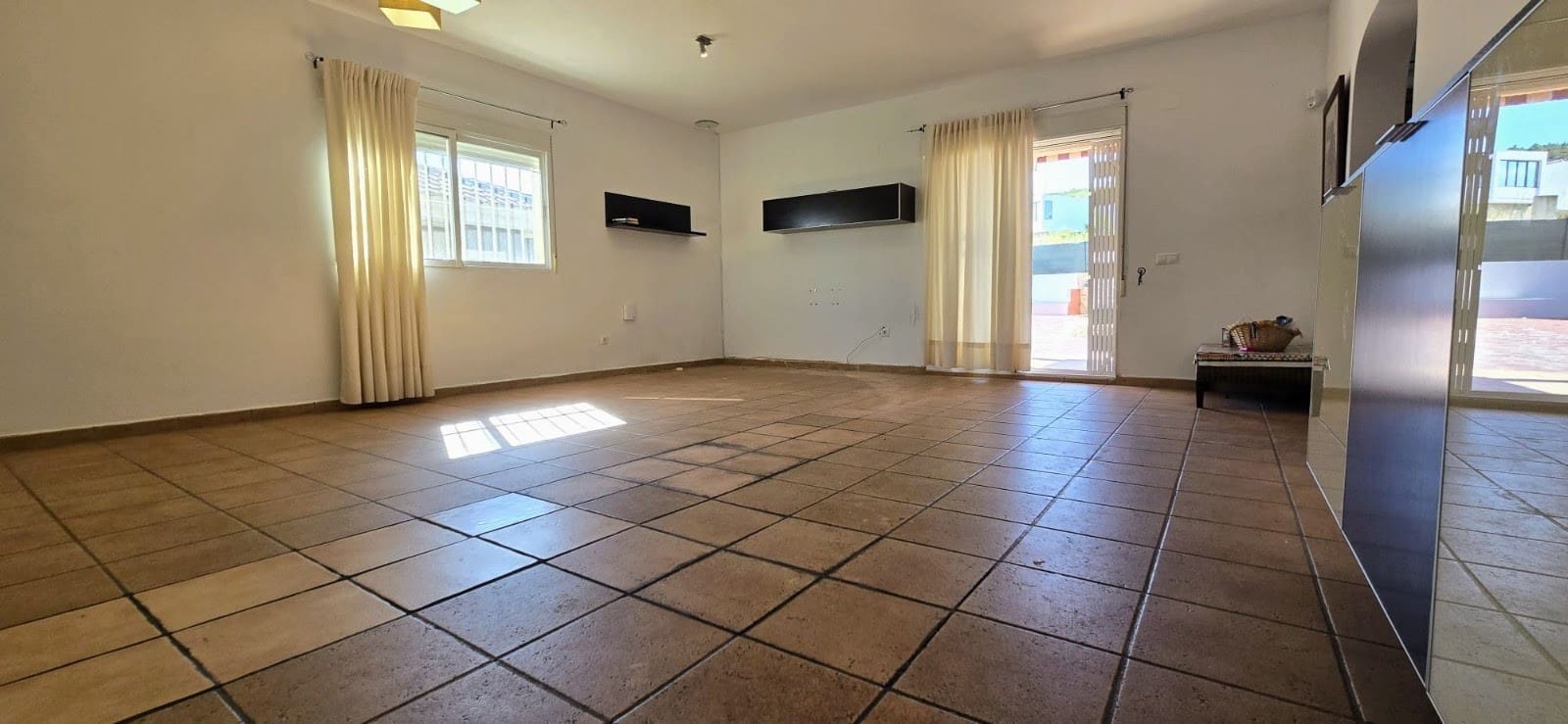 4 soverom Villa til salgs i Montroy med svømmebasseng - € 255 000 (Ref: 9330238)