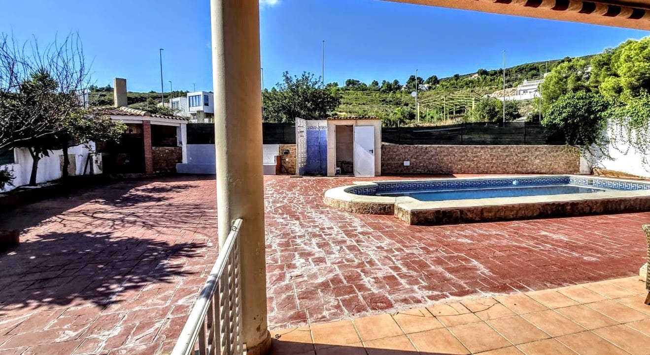 4 soverom Villa til salgs i Montroy med svømmebasseng - € 255 000 (Ref: 9330238)