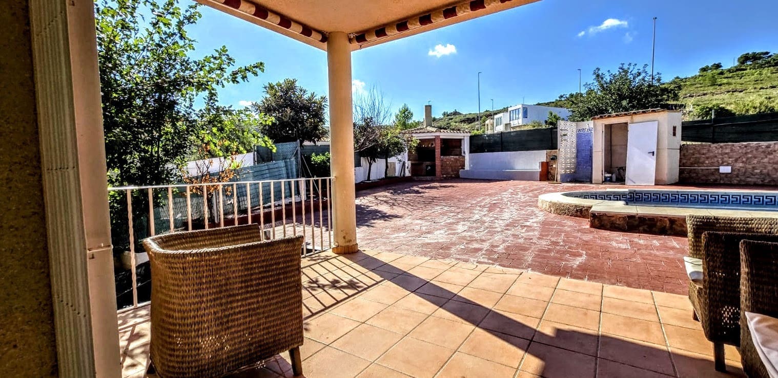 4 soverom Villa til salgs i Montroy med svømmebasseng - € 255 000 (Ref: 9330238)