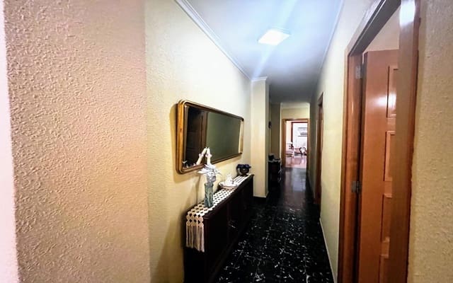 4 soveværelse Lejlighed til salg i Russafa, Valencia by - € 490.000 (Ref: 9337659)