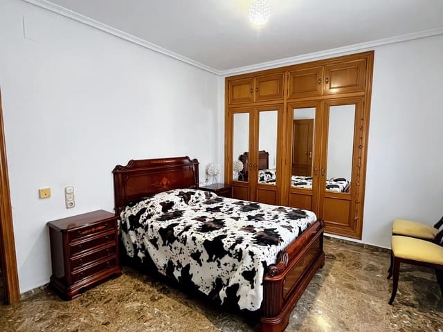 5 bedroom Townhouse for sale in El Alborgí, Paterna - € 435,000 (Ref: 9340812)