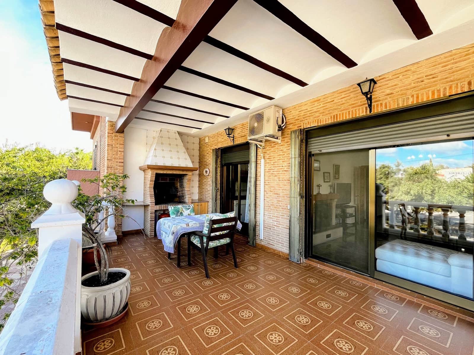 5 makuuhuone Omakotitalo myytävänä paikassa Paterna - 435 000 € (Ref: 9340812)