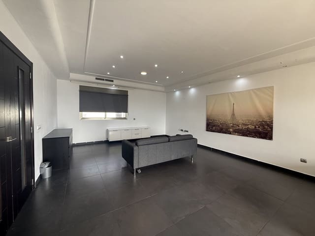 7 bedroom Villa for sale in Alginet with pool - € 499,000 (Ref: 9343201)