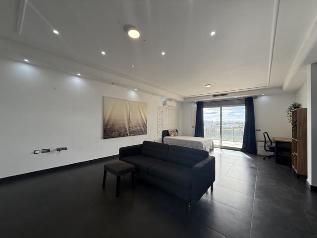 7 bedroom Villa for sale in Alginet with pool - € 499,000 (Ref: 9343201)