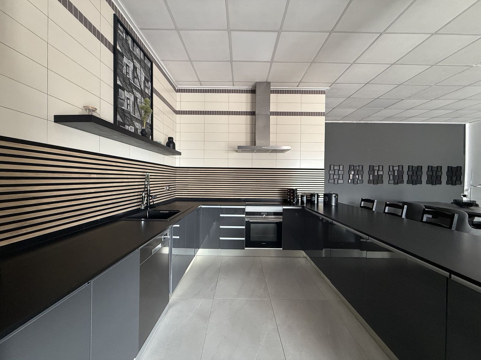 7 bedroom Villa for sale in Alginet with pool - € 499,000 (Ref: 9343201)