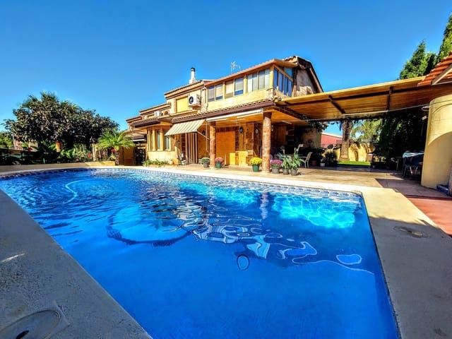 4 soveværelse Villa til salg i Montserrat med swimmingpool - € 550.000 (Ref: 9347014)