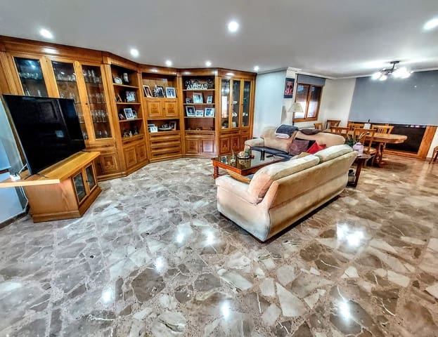 4 soveværelse Villa til salg i Montserrat med swimmingpool - € 550.000 (Ref: 9347014)