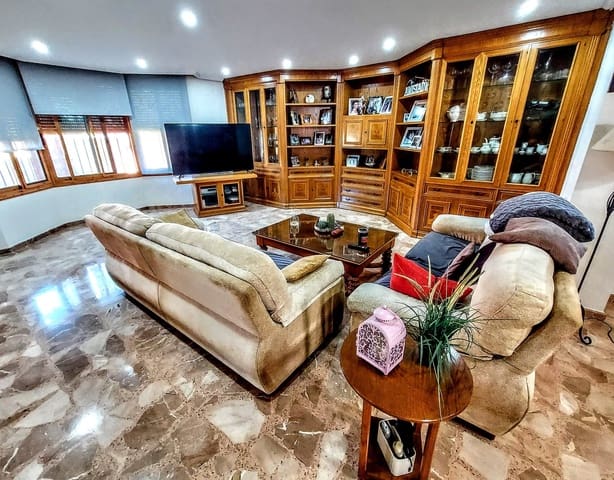 4 soveværelse Villa til salg i Montserrat med swimmingpool - € 550.000 (Ref: 9347014)