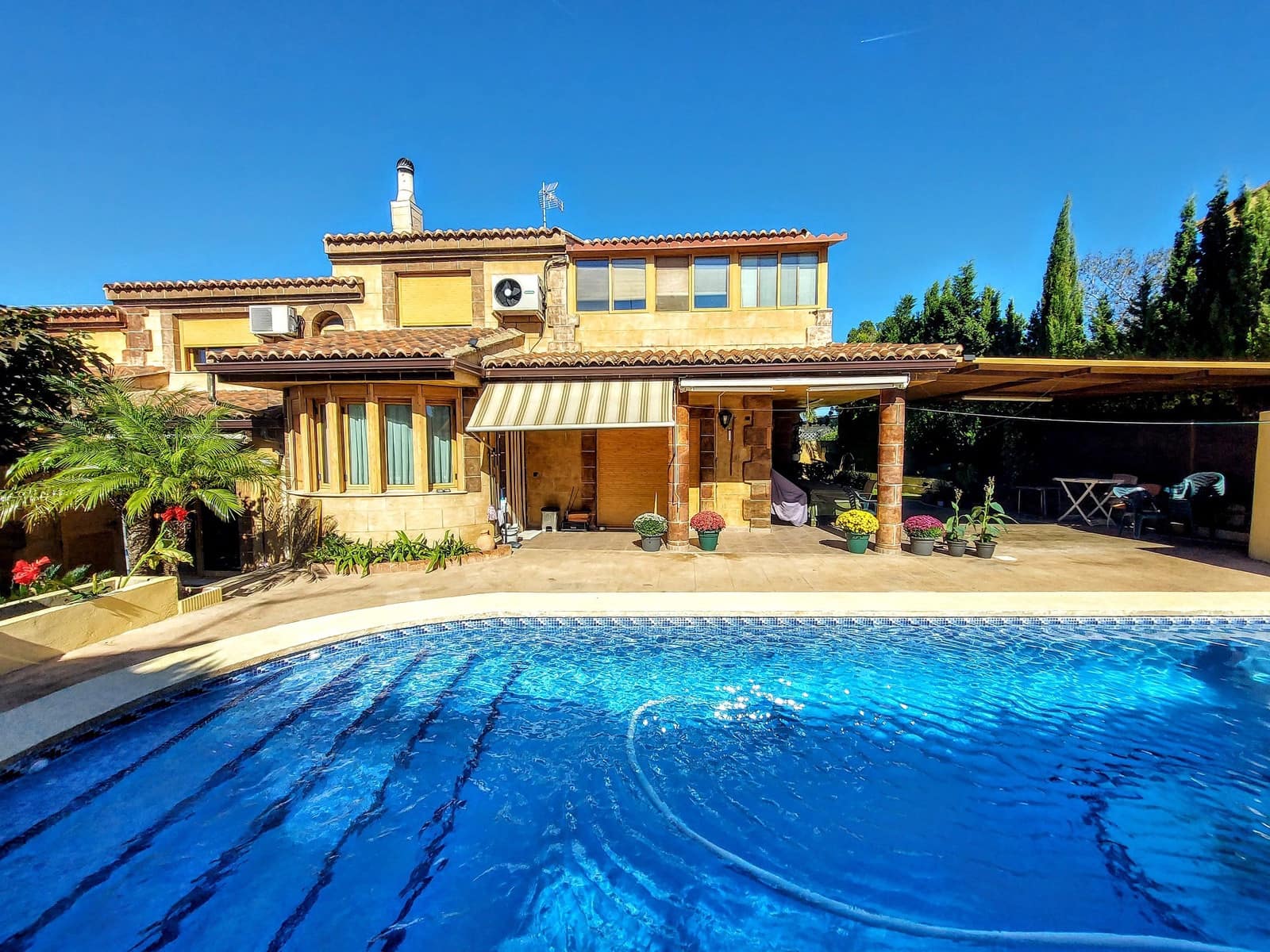 4 soveværelse Villa til salg i Montserrat med swimmingpool - € 550.000 (Ref: 9347014)