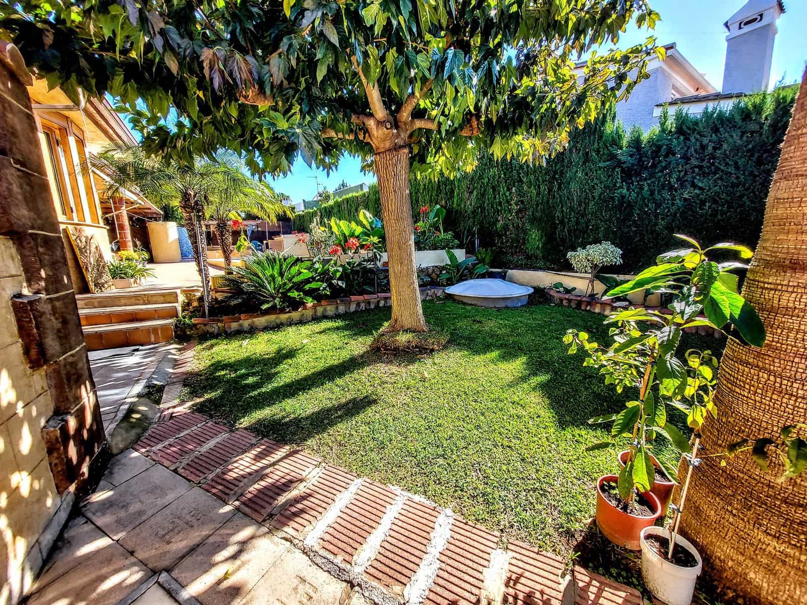 4 soveværelse Villa til salg i Montserrat med swimmingpool - € 550.000 (Ref: 9347014)