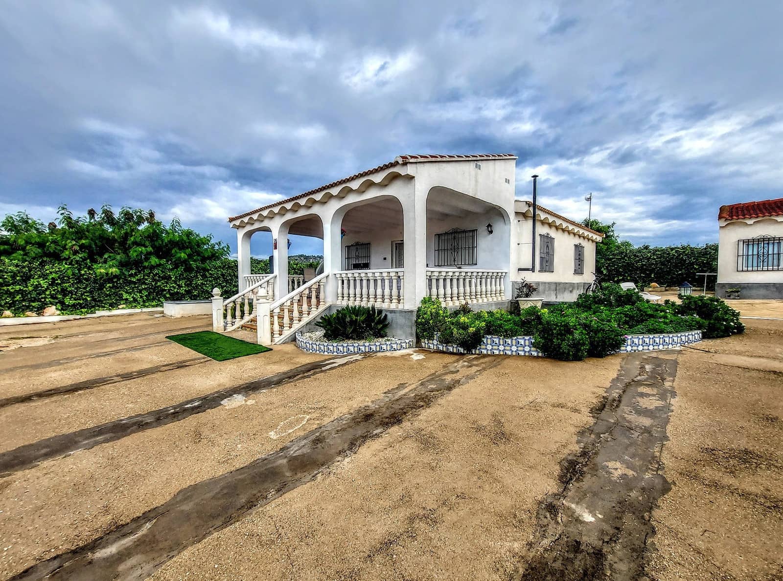 3 soveværelse Villa til salg i Montroy med swimmingpool - € 170.000 (Ref: 9358965)