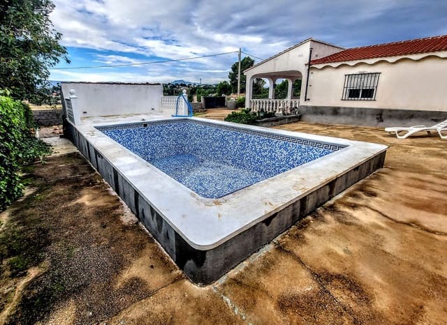 3 bedroom Villa for sale in Montroy with pool - € 170,000 (Ref: 9358965)