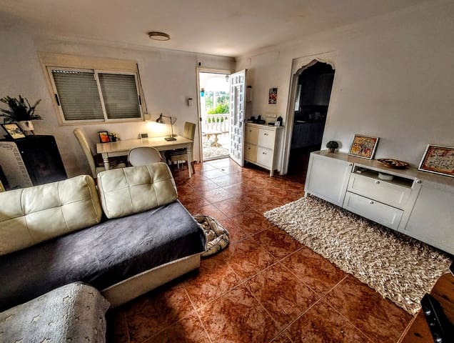 3 bedroom Villa for sale in Montroy with pool - € 170,000 (Ref: 9358965)