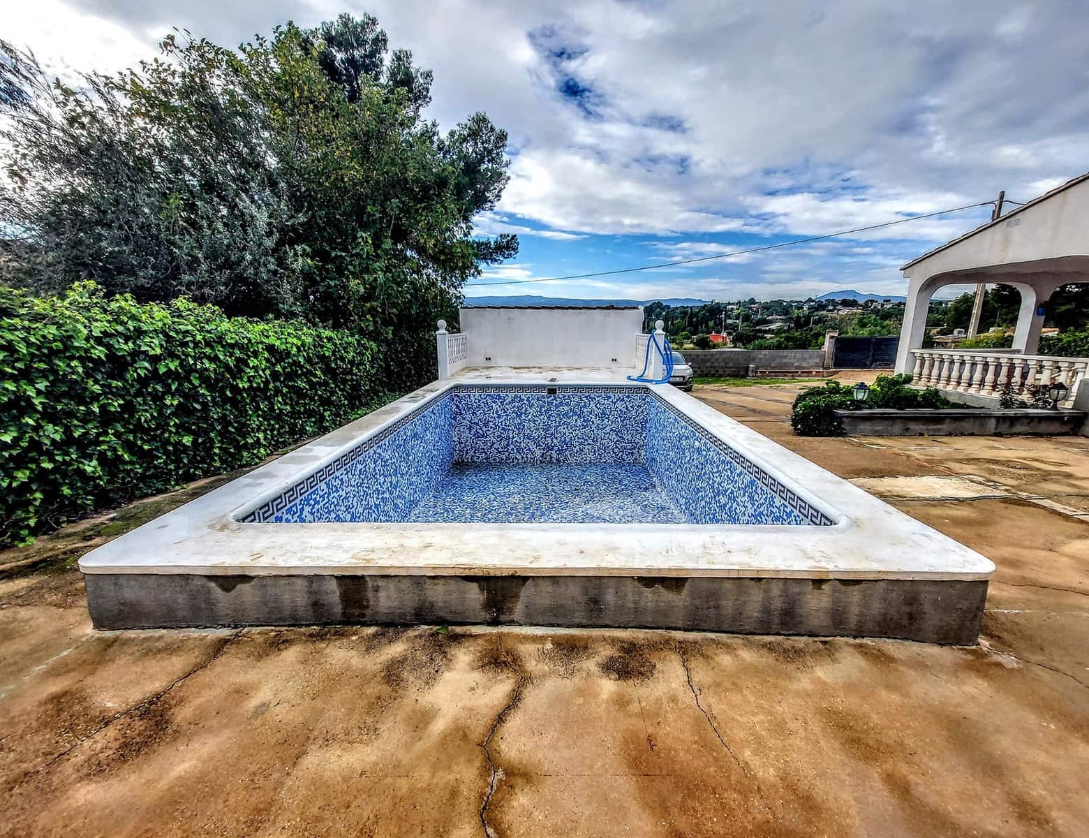 3 soveværelse Villa til salg i Montroy med swimmingpool - € 170.000 (Ref: 9358965)