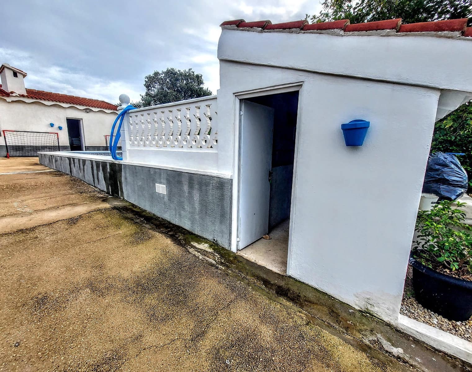 3 soveværelse Villa til salg i Montroy med swimmingpool - € 170.000 (Ref: 9358965)