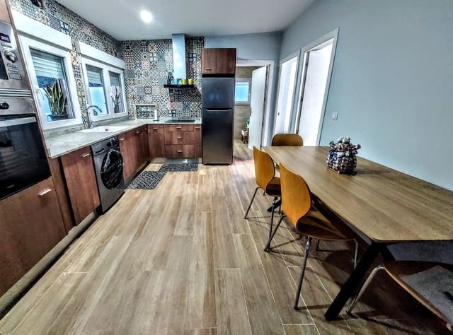 4 soveværelse Villa til salg i Torrent med swimmingpool - € 270.000 (Ref: 9395784)