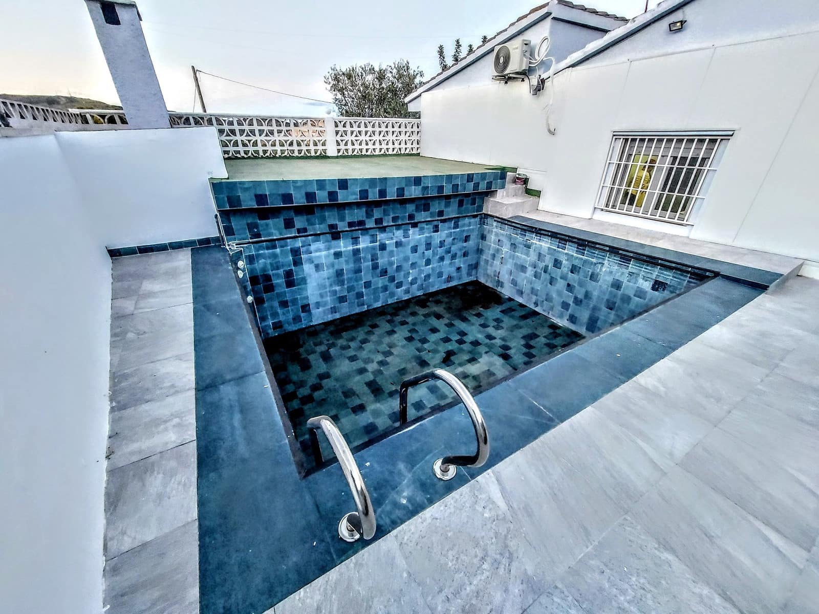 4 soveværelse Villa til salg i Torrent med swimmingpool - € 270.000 (Ref: 9395784)