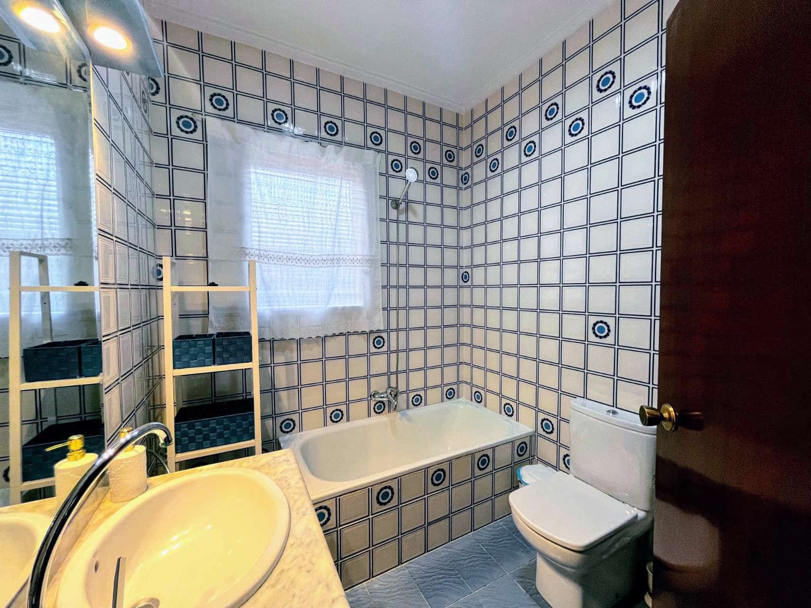 3 slaapkamer Villa te koop in Lliria met zwembad - € 195.000 (Ref: 9433005)