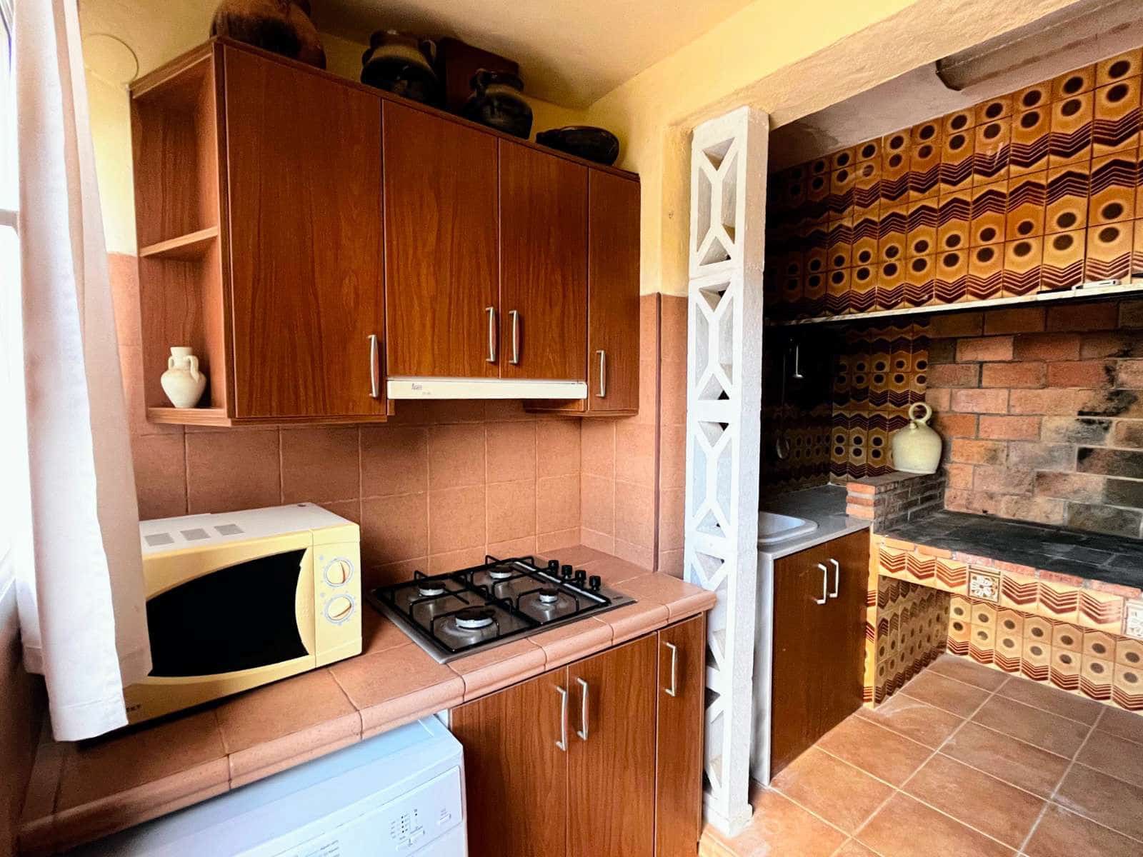 3 slaapkamer Villa te koop in Lliria met zwembad - € 195.000 (Ref: 9433005)