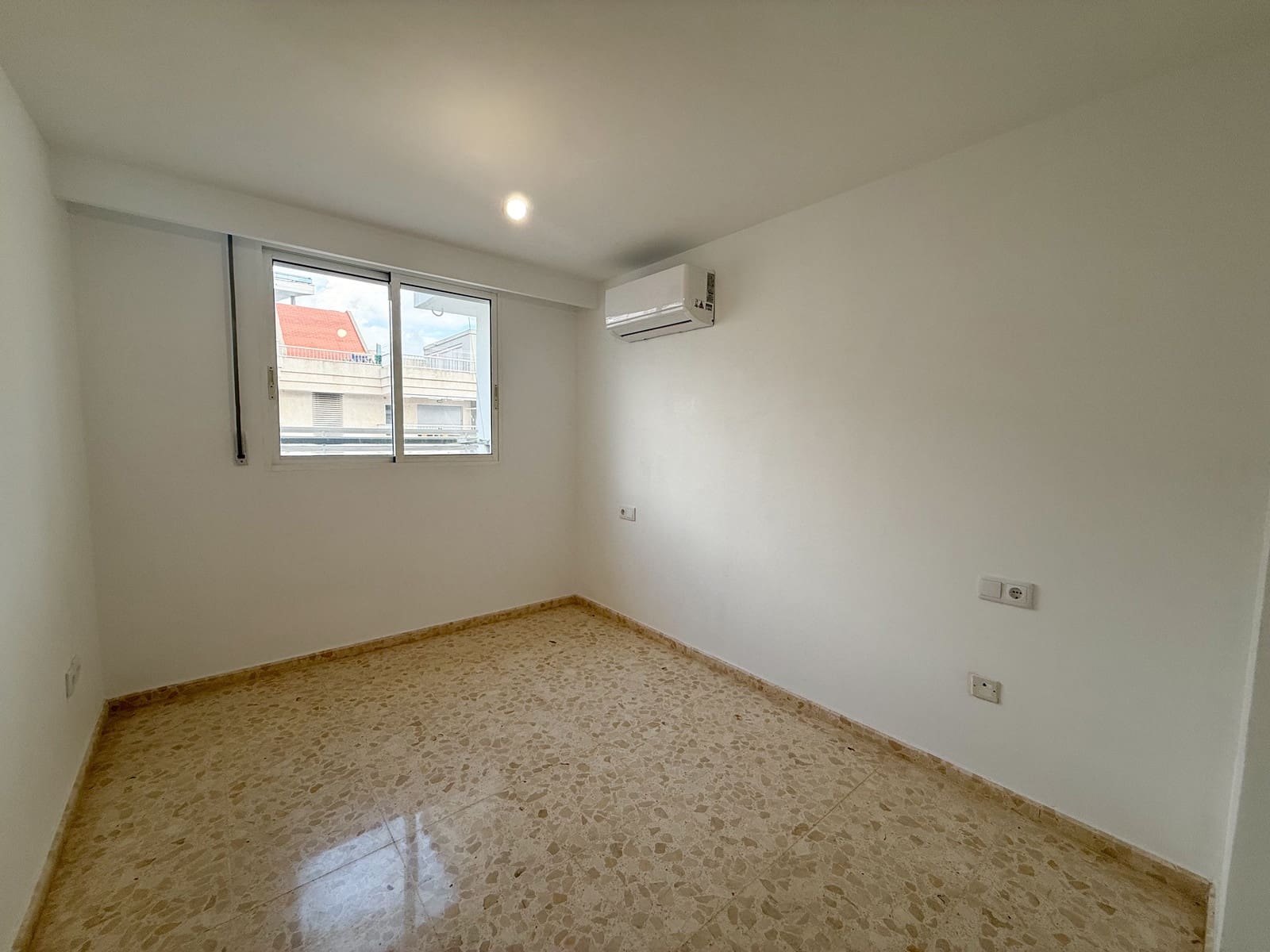 2 slaapkamer Penthouse te koop in Gandia met zwembad - € 255.000 (Ref: 9465331)