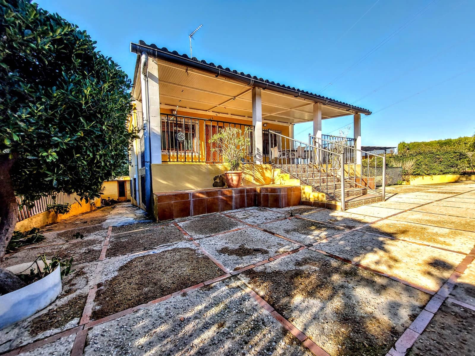 4 bedroom Villa for sale in Turis with pool - € 175,000 (Ref: 9491137)