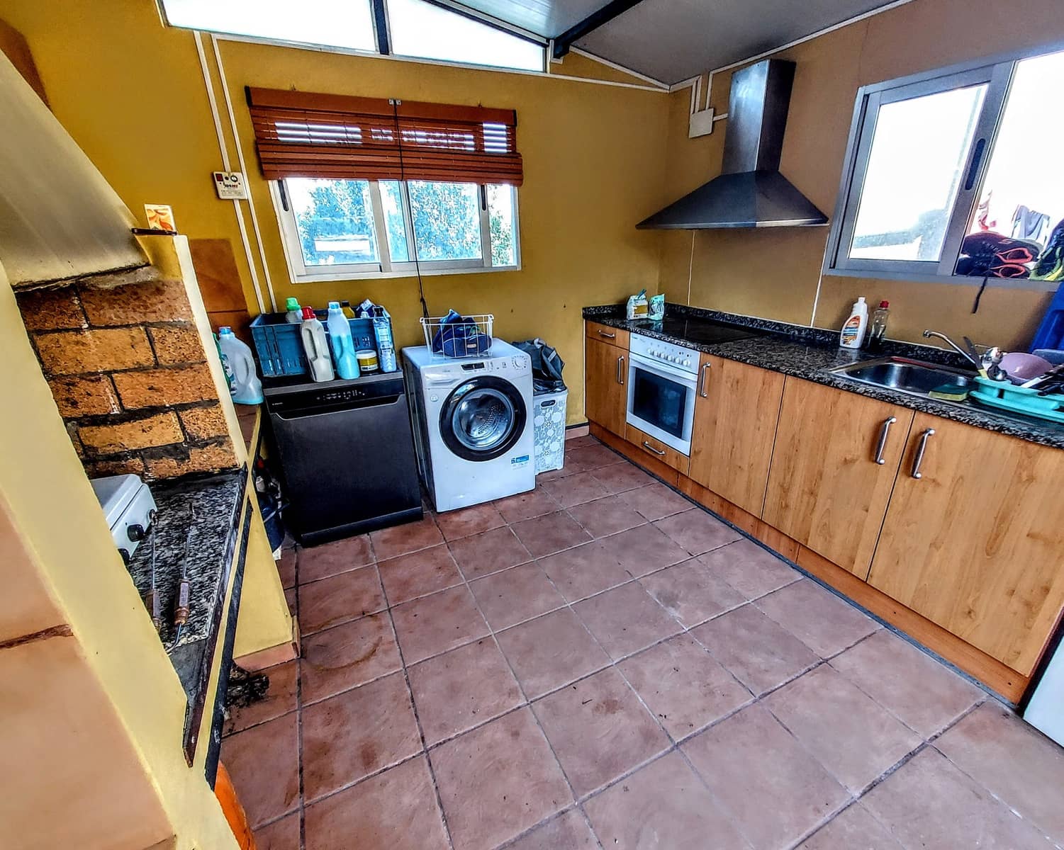 4 bedroom Villa for sale in Turis with pool - € 175,000 (Ref: 9491137)