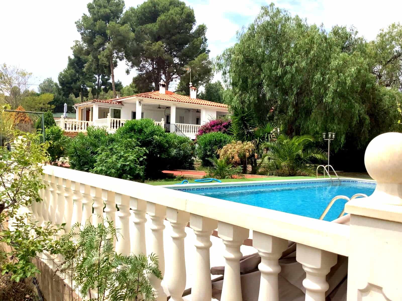 4 chambre Villa/Maison à vendre à Pedralba avec piscine - 280 000 € (Ref: 9491138)