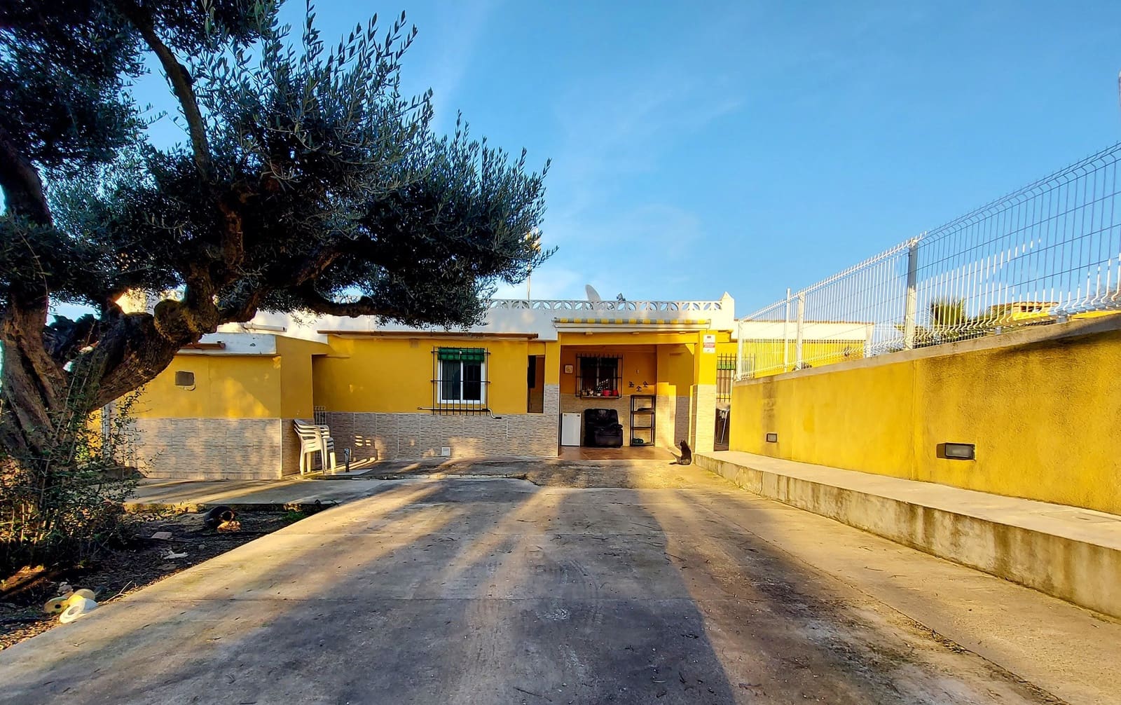 3 bedroom Villa for sale in Algimia d'Alfara with pool - € 198,000 (Ref: 9494350)