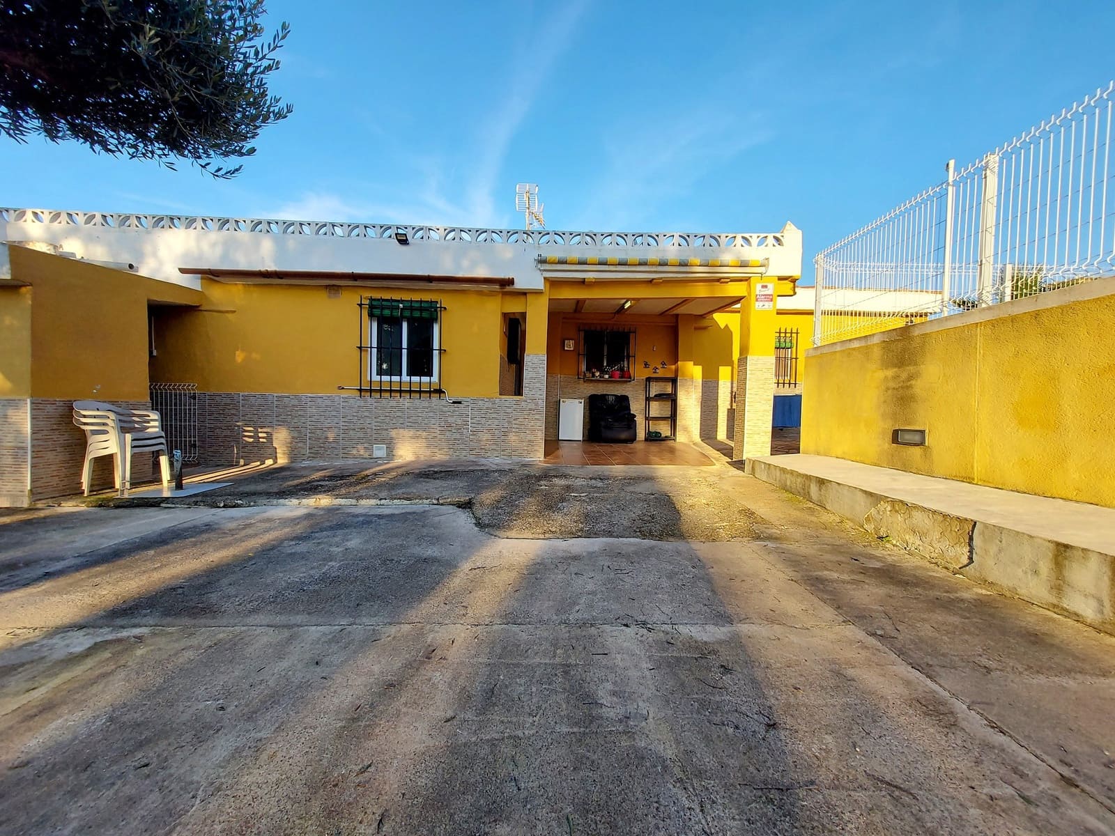 3 bedroom Villa for sale in Algimia d'Alfara with pool - € 198,000 (Ref: 9494350)