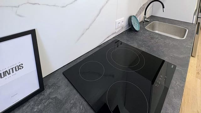 1 slaapkamer Appartement te koop in Benicalap, Valencia stad - € 150.000 (Ref: 9524049)