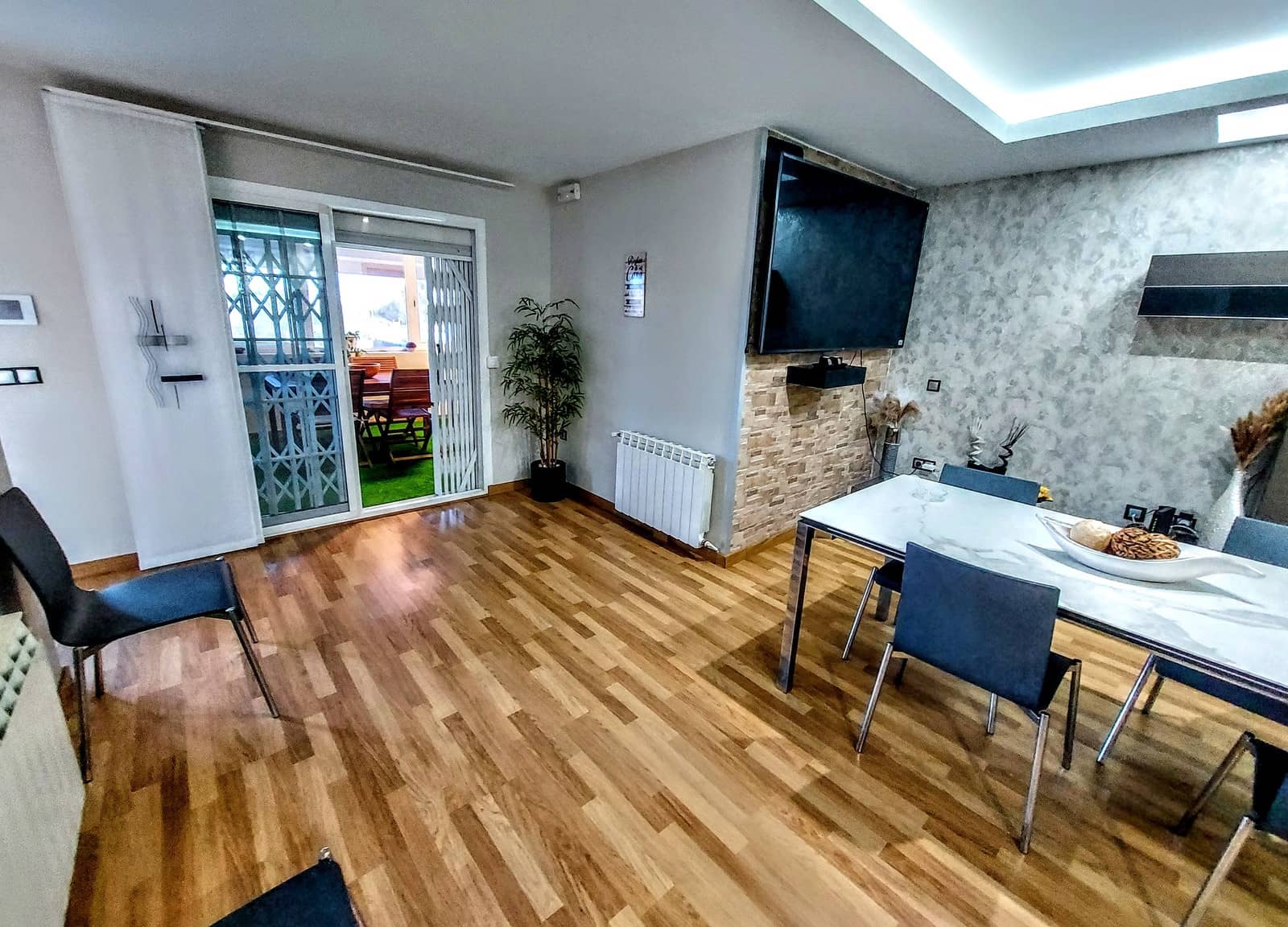 4 bedroom Villa for sale in Torrent with pool - € 565,000 (Ref: 9535669)