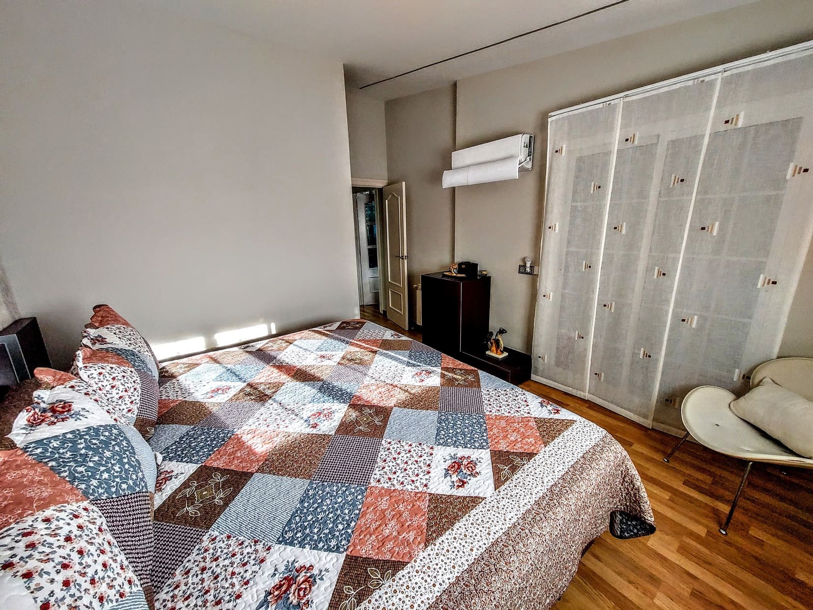 4 bedroom Villa for sale in Torrent with pool - € 565,000 (Ref: 9535669)