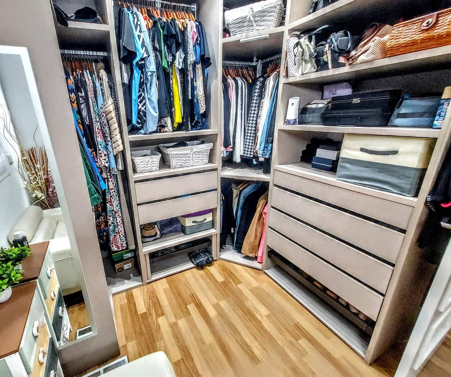 4 bedroom Villa for sale in Torrent with pool - € 565,000 (Ref: 9535669)