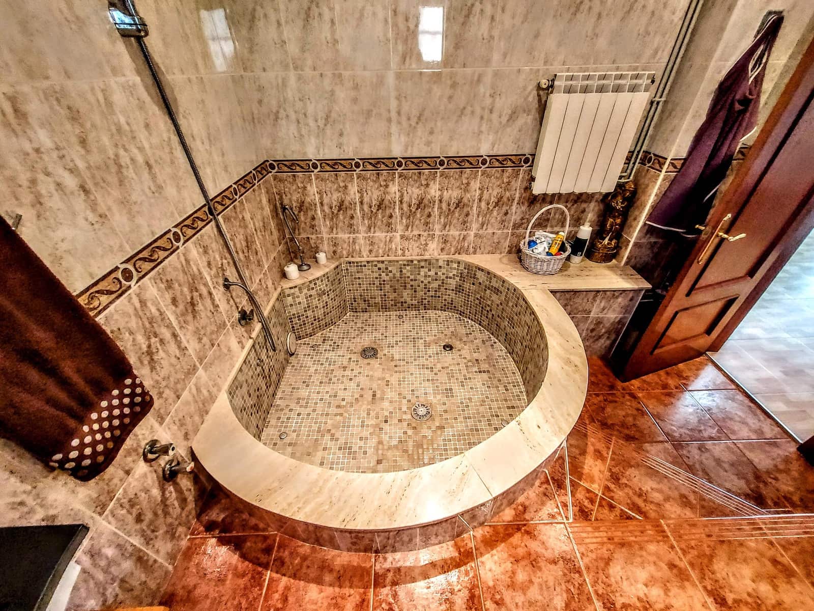 4 bedroom Villa for sale in Torrent with pool - € 565,000 (Ref: 9535669)