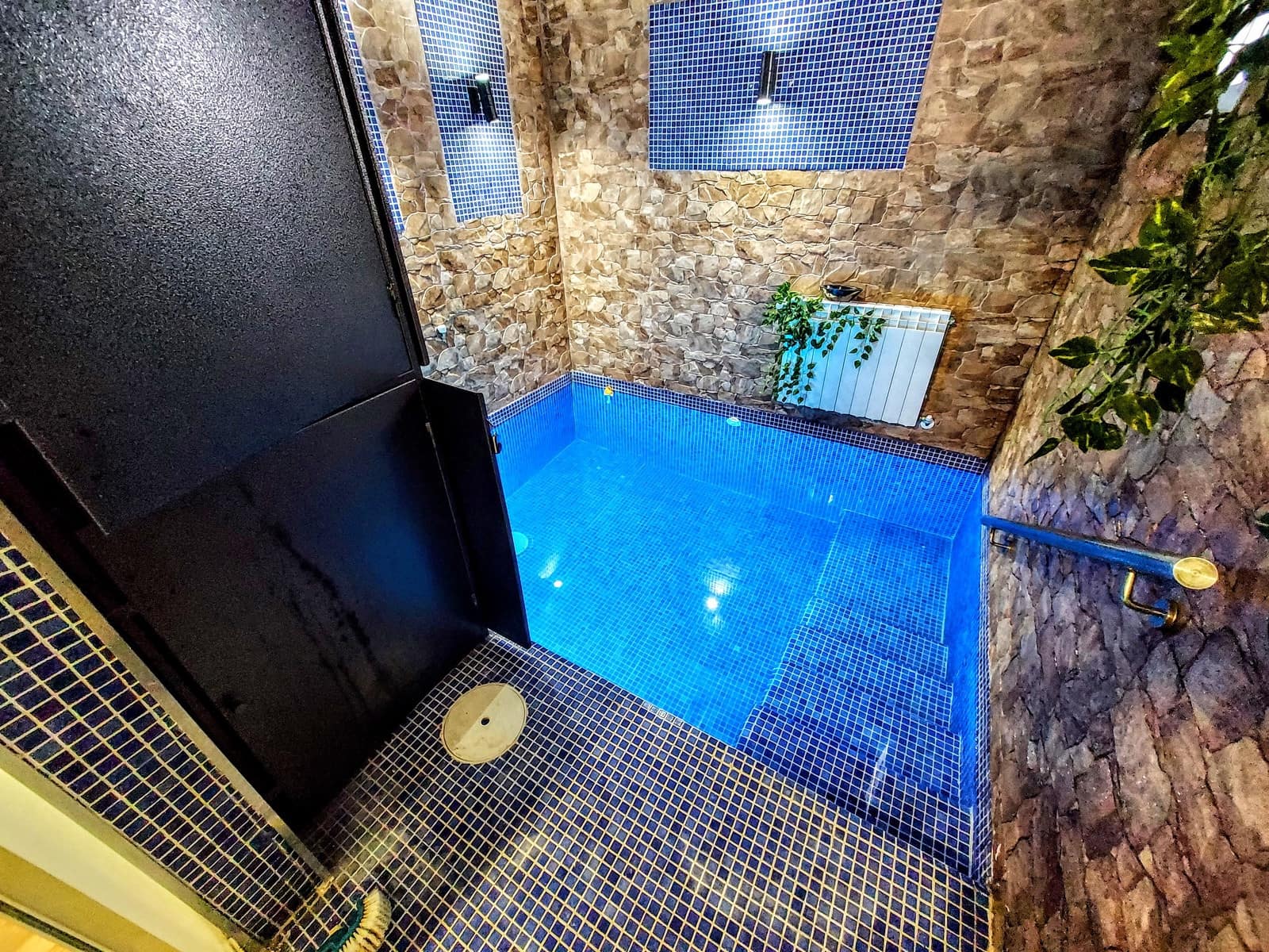 4 bedroom Villa for sale in Torrent with pool - € 565,000 (Ref: 9535669)