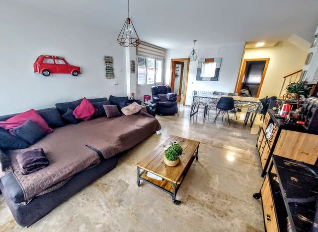 4 quarto Moradia para venda em Montserrat com piscina - 345 000 € (Ref: 9536711)