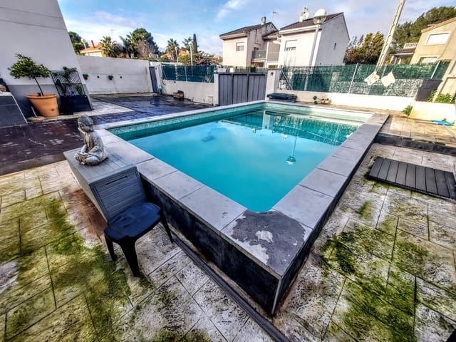 4 quarto Moradia para venda em Montserrat com piscina - 345 000 € (Ref: 9536711)