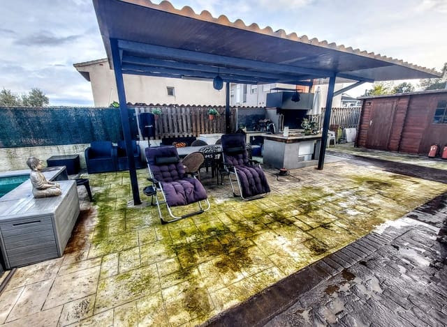 4 quarto Moradia para venda em Montserrat com piscina - 345 000 € (Ref: 9536711)