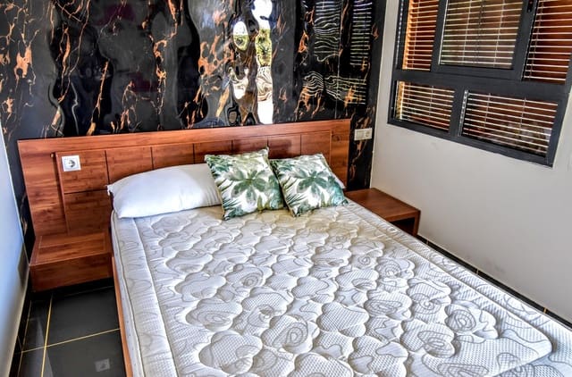 3 soverom Villa til salgs i Chiva med svømmebasseng - € 180 000 (Ref: 9540897)