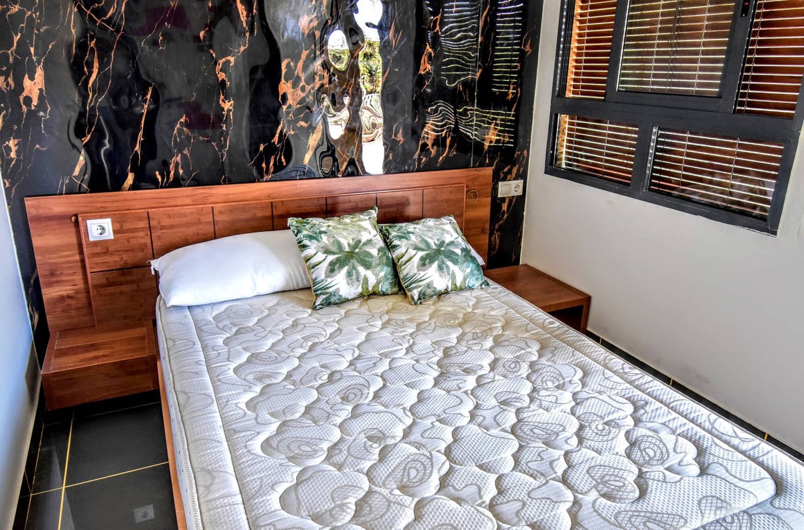 3 bedroom Villa for sale in Chiva with pool - € 180,000 (Ref: 9540897)