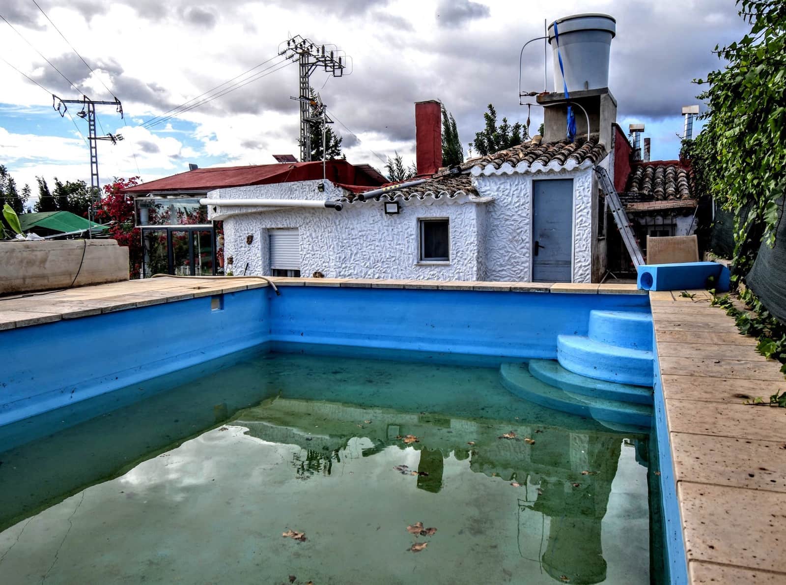 3 bedroom Villa for sale in Chiva with pool - € 180,000 (Ref: 9540897)