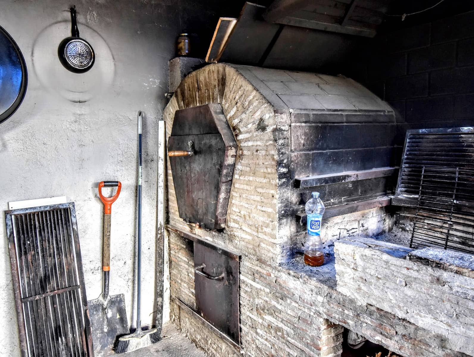 3 bedroom Villa for sale in Chiva with pool - € 180,000 (Ref: 9540897)