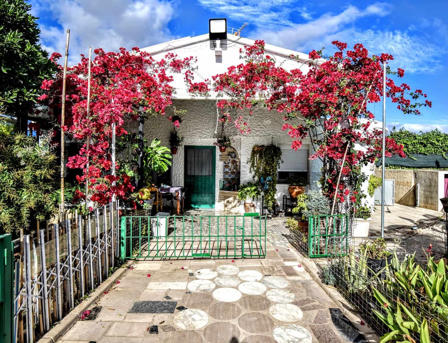 3 bedroom Villa for sale in Chiva with pool - € 180,000 (Ref: 9540897)