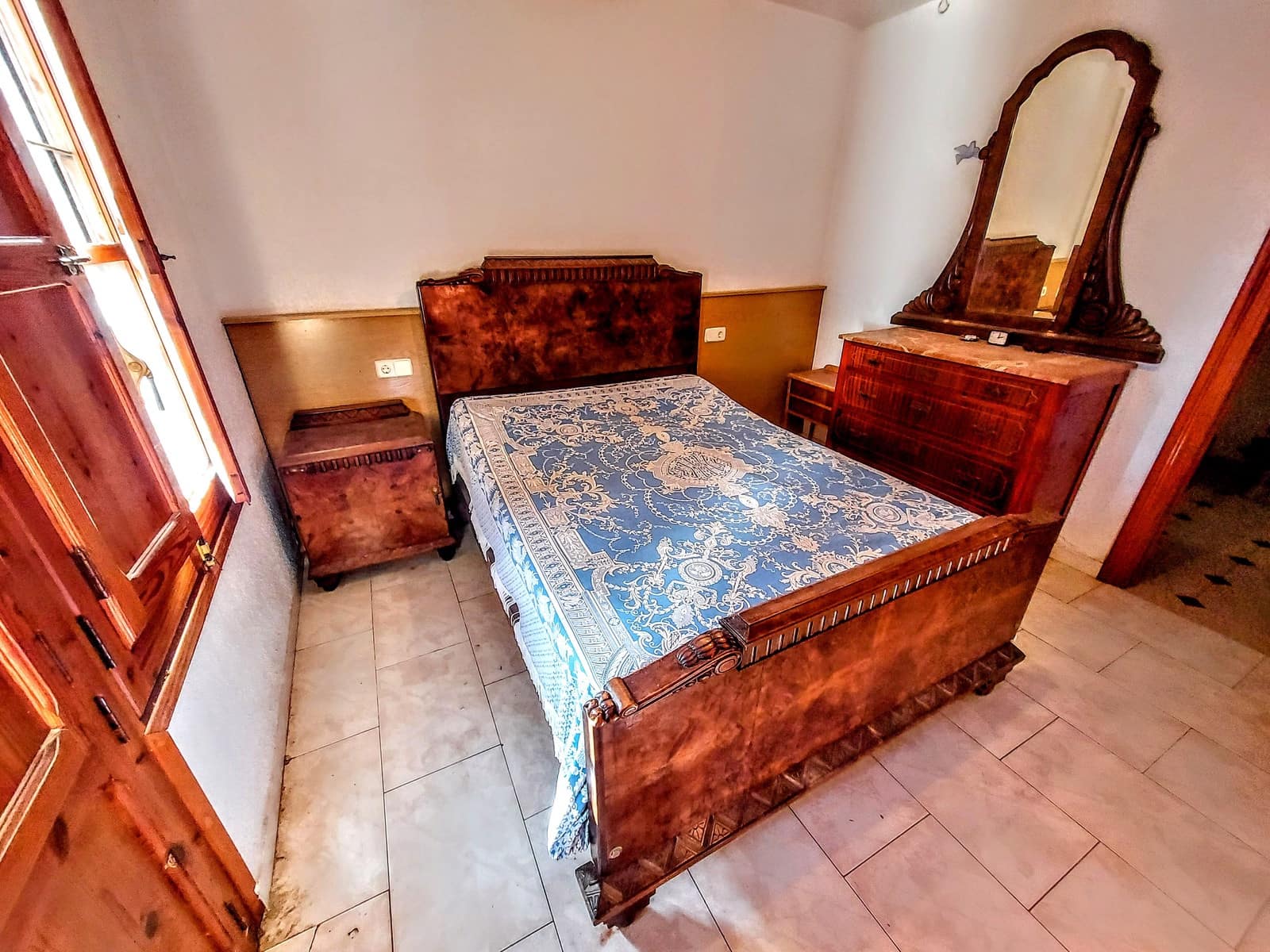 5 makuuhuone Omakotitalo myytävänä paikassa Montserrat - 255 000 € (Ref: 9564836)